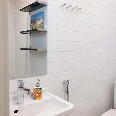 2ndhomes Luxury Center 2br With Sauna Apartman