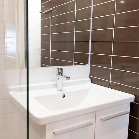 2ndhomes Luxury Center 2br With Sauna * 赫尔辛基